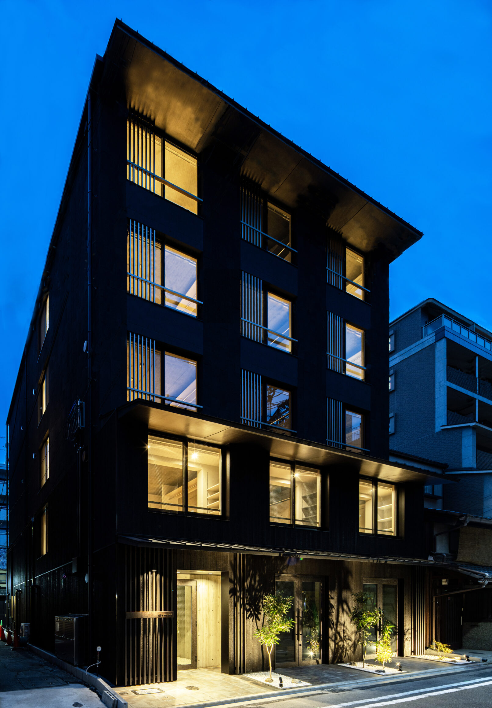 PLOW rêve 富小路 – 株式会社FTRA一級建築士事務所 PLOW rêve 富小路 – 株式会社FTRA一級建築士事務所